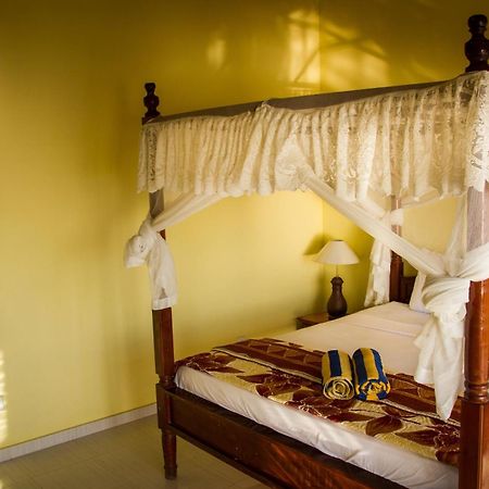 Beten Waru Bungalow And Restaurant Амед Номер фото