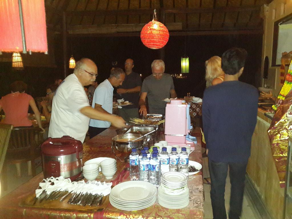 Beten Waru Bungalow And Restaurant Амед Экстерьер фото