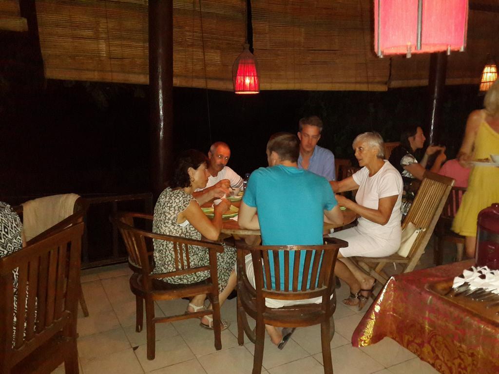 Beten Waru Bungalow And Restaurant Амед Экстерьер фото
